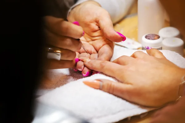 Mujer en un salón de belleza — Foto de Stock