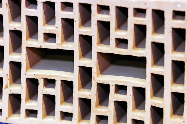 Turuncu içi boş kil blok — Stok fotoğraf