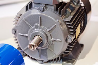 Büyük atlıyorlar motorlu