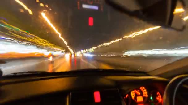 Rijden 's nachts met camera in de auto — Stockvideo