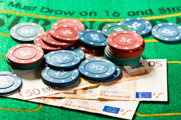 Fichas e contas de poker . — Fotografia de Stock