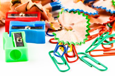 Renkli talaş kalemler.