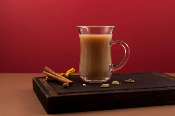Oblíbený Indický Nápoj Karak Čaj Nebo Masala Chai Připraveno Přídavkem — Stock fotografie