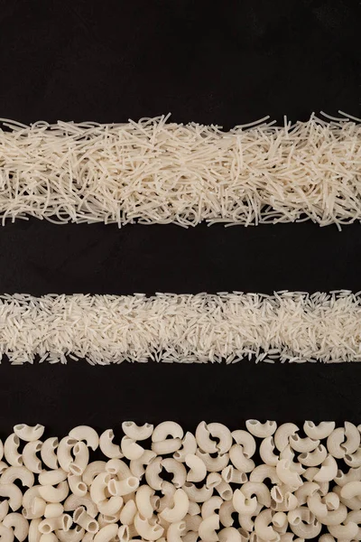 Pruhy Bílé Rýže Italských Těstovin Vermicelli Tuhé Trubky Rýžové Mouky — Stock fotografie