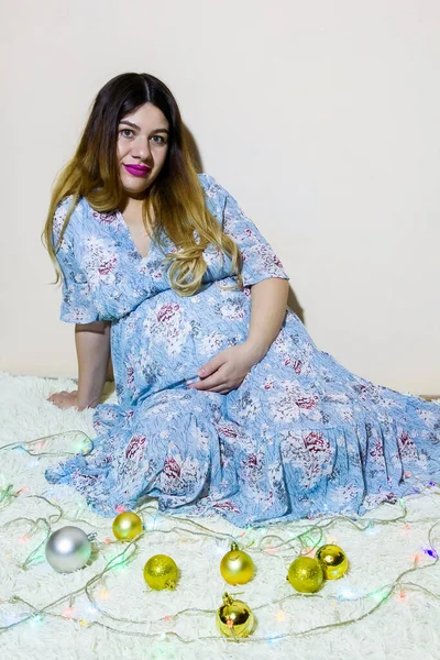 Pregnant Woman Sitting Ground Woman Dress — Stock Photo, Image