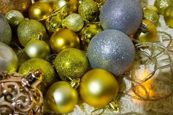 Kerstachtergrond Met Bubbels Kleurrijke Kerstverlichting Kerstversiering — Stockfoto