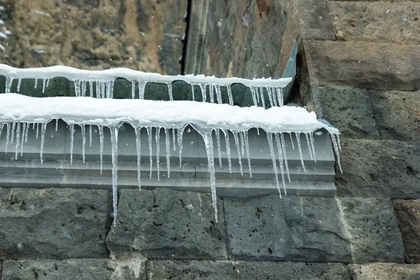 Icicles Telhado Icicles Pendurados Telhado — Fotografia de Stock