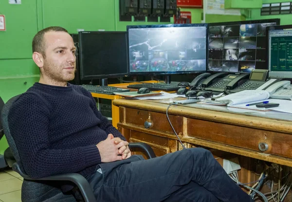 Man Een Fabriek Persoon Een Fabriek — Stockfoto