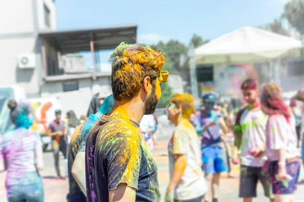 Muchacho Joven Bonito Festival Del Color Caras Coloreadas Los Pueblos — Foto de Stock