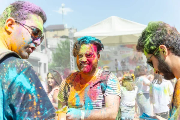 Las Porciones Gente Festival Del Color Caras Coloreadas Los Pueblos — Foto de Stock