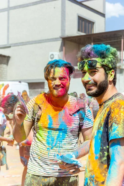 Las Porciones Gente Festival Del Color Caras Coloreadas Los Pueblos — Foto de Stock