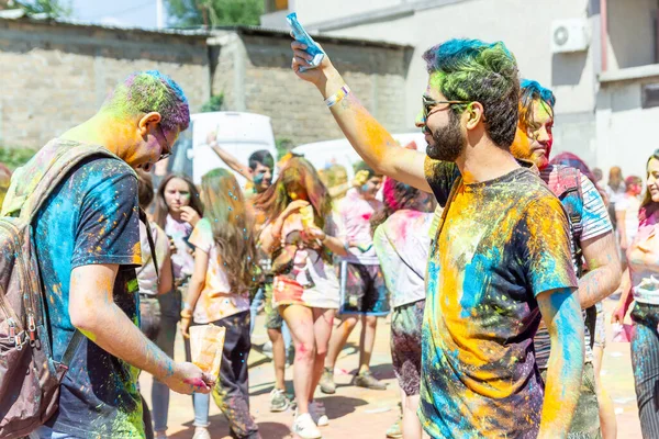 Las Porciones Gente Festival Del Color Caras Coloreadas Los Pueblos — Foto de Stock