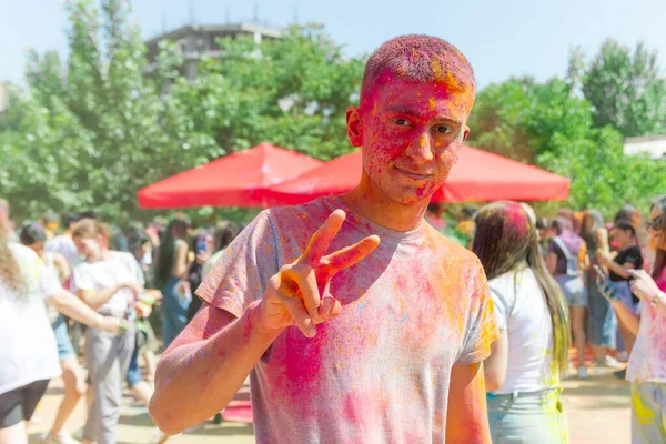 Muchacho Joven Bonito Festival Del Color Caras Coloreadas Los Pueblos — Foto de Stock