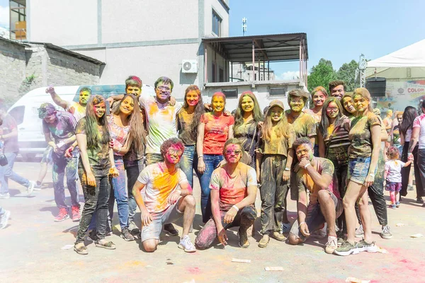 Las Porciones Gente Festival Del Color Caras Coloreadas Los Pueblos — Foto de Stock