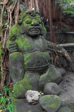 Kutsal Maymun Ormanı 'nda Stutue, Ubud, Bali, Endonezya