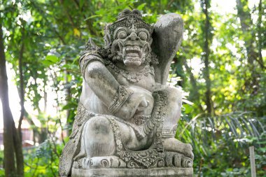 Kutsal Maymun Ormanı 'nda Stutue, Ubud, Bali, Endonezya