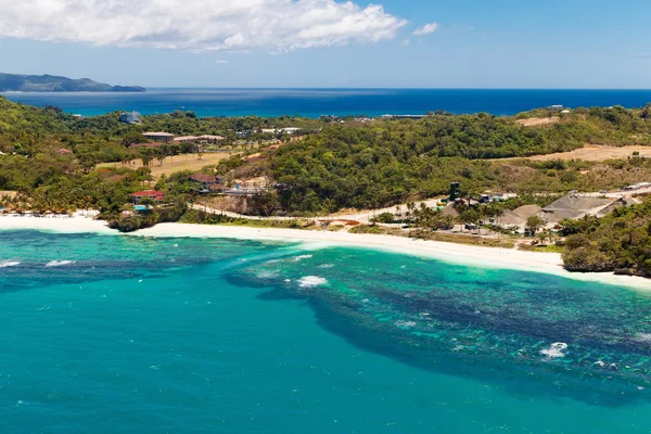 Aerial view of beautiful bay in tropical Island with very white — Stock Photo, Image