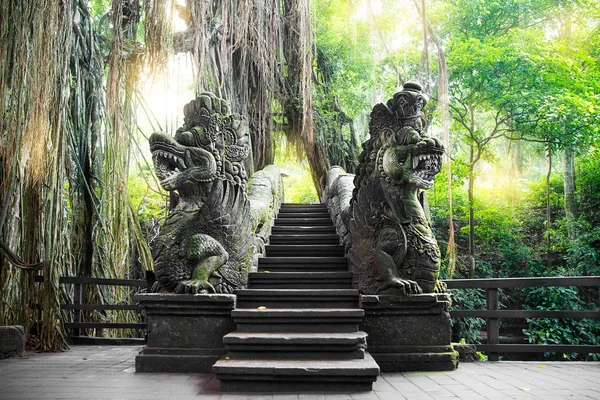 Estuque em Sacred Monkey Forest, Ubud, Bali, Indonésia — Fotografia de Stock