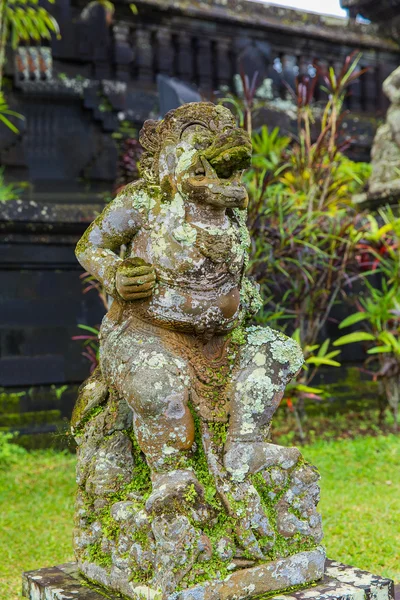 Statua di Dio balinese nel complesso del tempio, Bali, Indonesia — Foto Stock