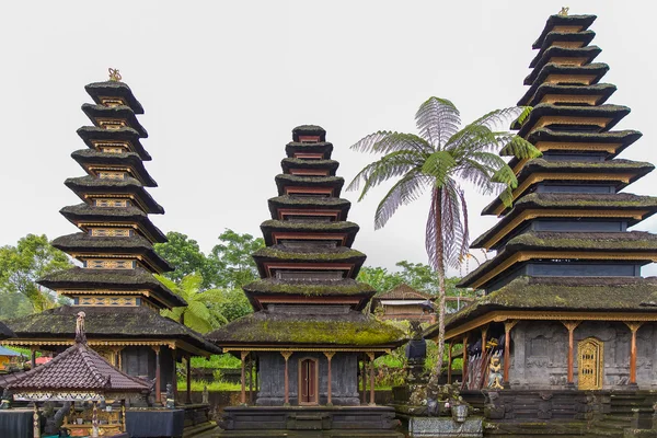 Baliness stil tempel i bali Indonesien — Stockfoto