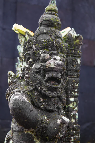 Estatua de Dios Balinés en el complejo del templo, Bali, Indonesia — Foto de Stock