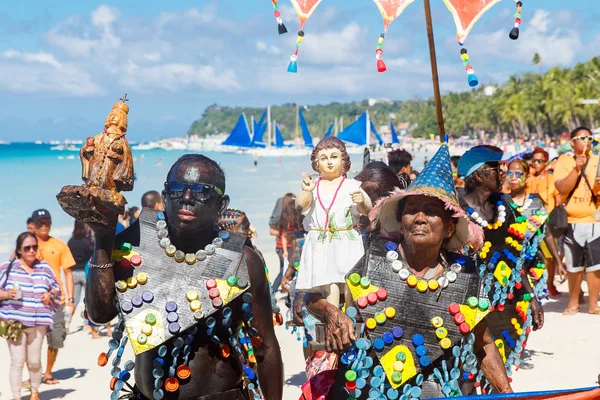 10. ledna 2016. Boracay, Filipíny. Festival Ati-Atihan. U — Stock fotografie