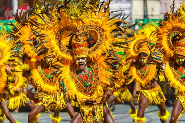 Januari 24 2016. Iloilo, Filippinerna. Festival Dinagyang. Unid — Stockfoto