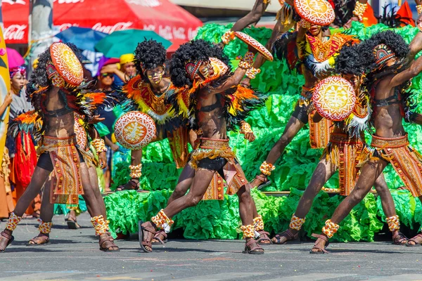 24 stycznia 2016. Iloilo, Filipiny. Dinagyang Festiwal. Unid — Zdjęcie stockowe
