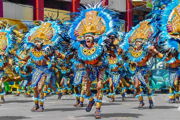 Januari 24 2016. Iloilo, Filippinerna. Festival Dinagyang. Unid — Stockfoto