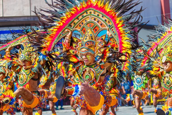 Januari 24 2016. Iloilo, Filippinerna. Festival Dinagyang. Unid — Stockfoto