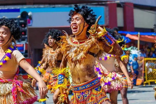 Ocak ayı 24th 2016. Iloilo, Filipinler. Dinagyang Festivali. Unid