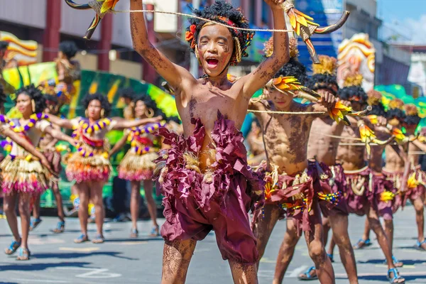 24. januar 2016. Iloilo fra Filippinene. Festivalen Dinagyang. Ensartet – stockfoto