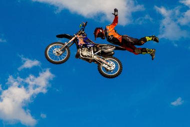 6 Ağustos 2016. Ryazan, Rusya Federasyonu. Fmx profesyonel bir atlı (