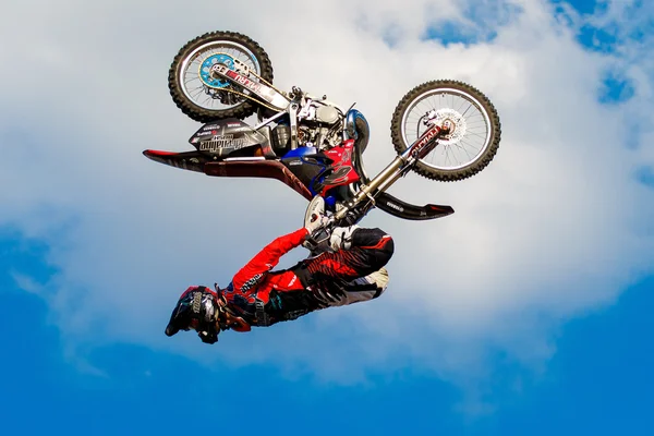 6 августа 2016 года. Черногория - 2006. Профессиональный гонщик на FMX  ( — стоковое фото