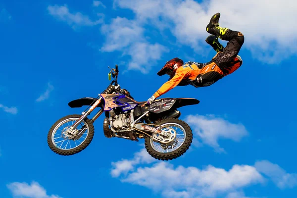 6 agosto 2016. Ryazan, Russia. Un pilota professionista al FMX  ( — Foto Stock