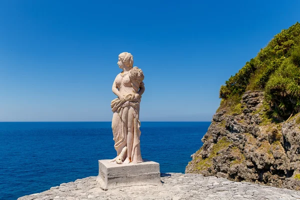 Урожай статуя жінки в класичному стилі в Fortune isla — стокове фото