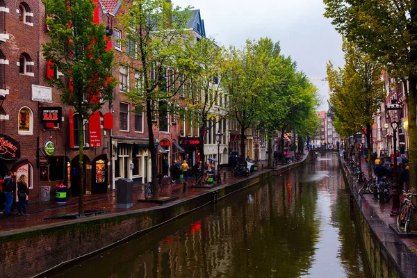 Amsterdam Nederländerna Europa Oktober 2019 Traditionella Smala Hus Och Kanaler — Stockfoto