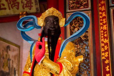 Tainan, Tayvan, Asya, 12 Ekim 2019 Tayvan tapınağında korkunç bir antik tanrının heykeli.