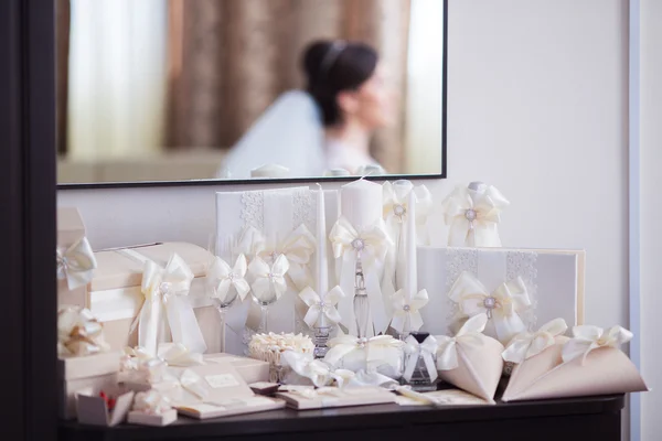 Aksesoris pernikahan untuk pagi hari pengantin wanita — Stok Foto