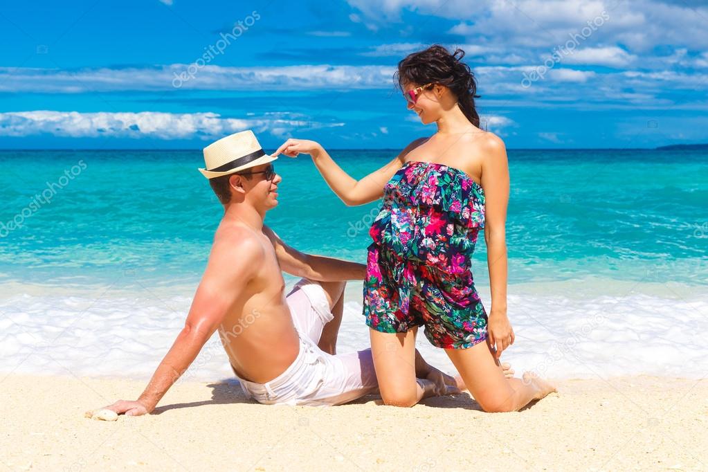 Сексуальная парочка весело провела свободное время Сексуальная парочка весело провела свободное время