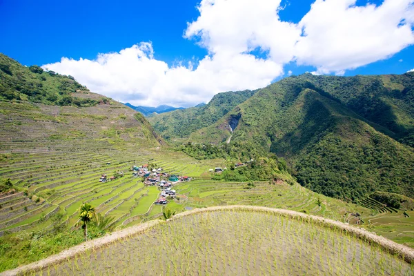 Rice terraces in the Philippines. The village is in a valley amo — Stock Photo, Image