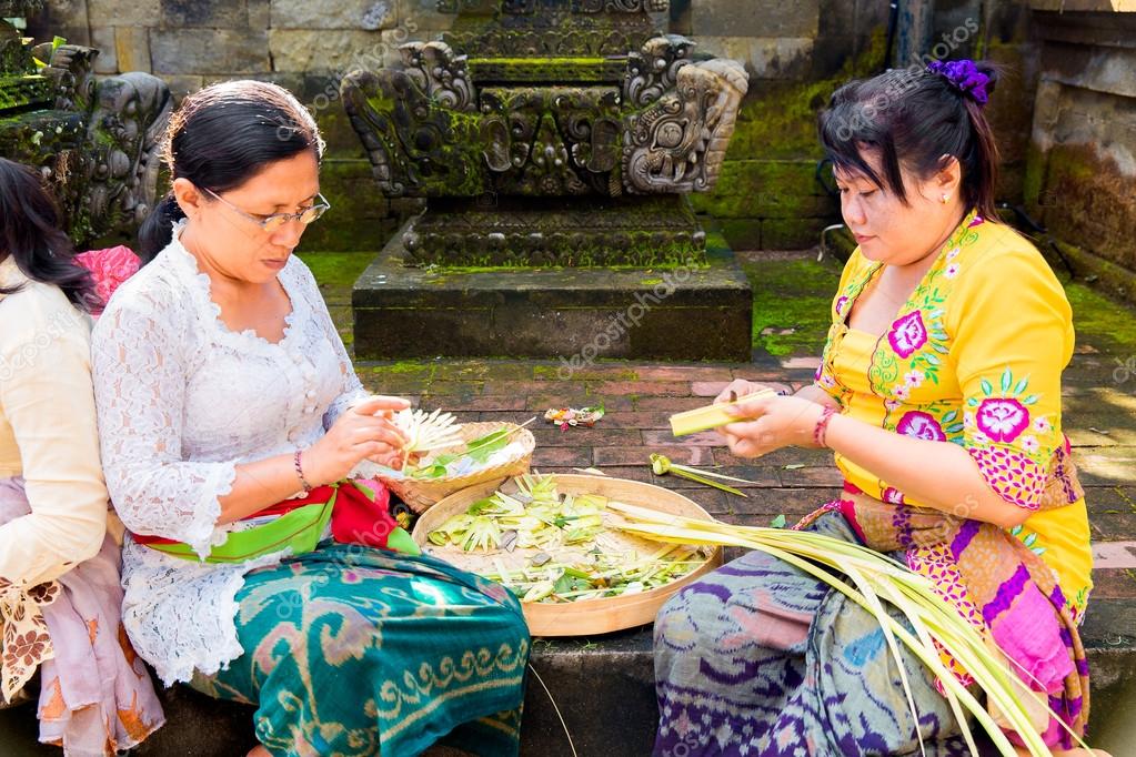 balinese girls