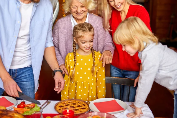 Children are happy to be with relatives on the eve of christmas — Stock Photo, Image