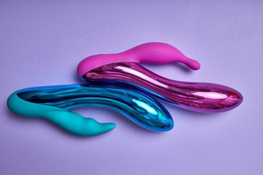 Seks dükkanında sunulan erotik zevk oyuncakları. Cinsel arzu kavramı