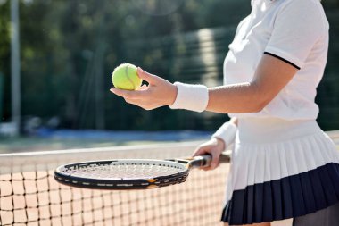 Kadın Ellerin Yakın Çekimi Tenis Oyuncusunun Raket Tutuşu ve Top Elde