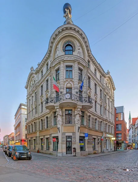 2020年4月23日 Riga Latvia Old Town空旷的街道 意大利驻罗马大使馆大楼 — 图库照片