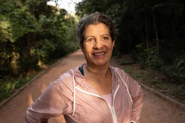 Retrato Mulher Brasileira Negra Madura Com Sportswear Pronto Para Começar — Fotografia de Stock