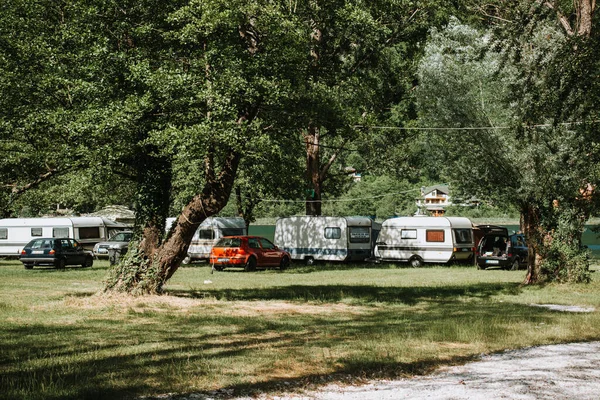 Trailers Camping Forest — Stock Photo, Image