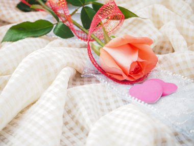 turuncu gül, Sevgililer kavramı