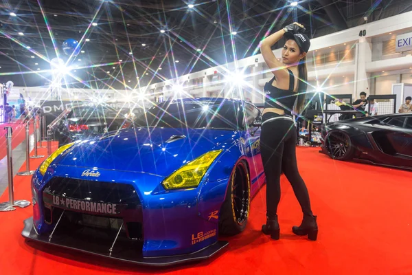 Dekore, Bangkok uluslararası Auto Salon 2016 yılında araba yarış tasarım durumu — Stok fotoğraf